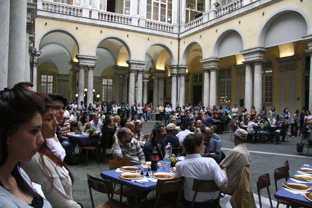 Università solidale a Genova, cena con i senza fissa dimora